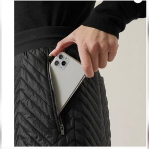 Athleta Apres Ski Hiking Climbing Short Black Size 8